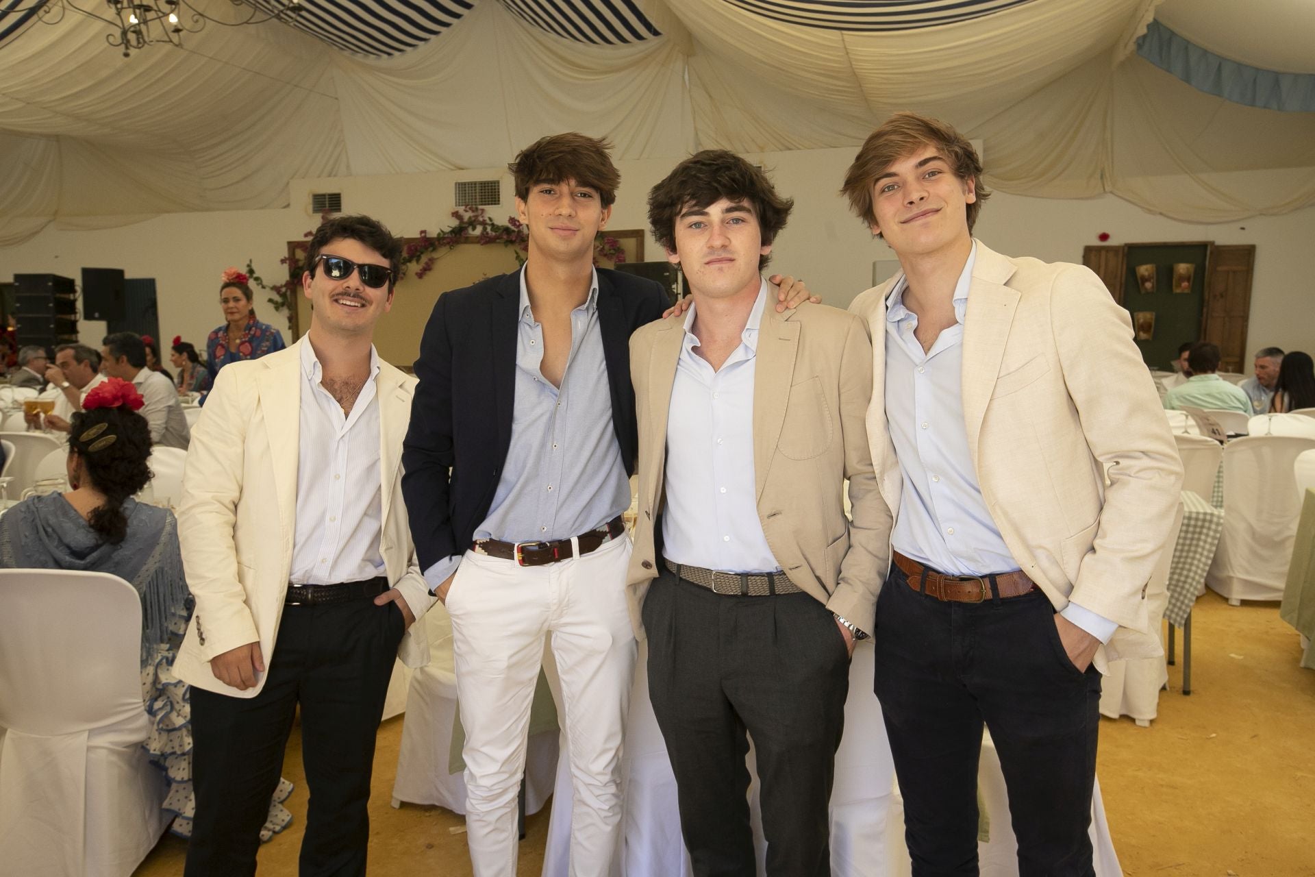 Las mejores imágenes del ambiente en las casetas el miércoles de la Feria de Córdoba