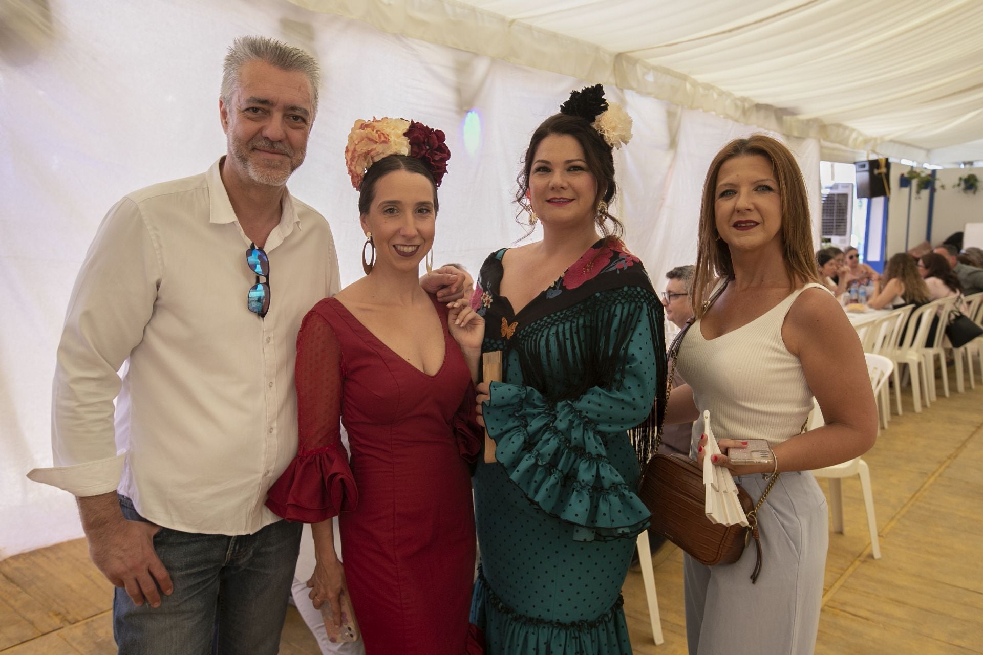 Las mejores imágenes del ambiente en las casetas el miércoles de la Feria de Córdoba