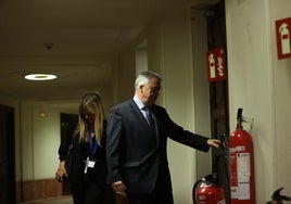 El clamor en el PSOE fuerza a Ferraz a actuar contra Leire Díez tras 48 horas de tormenta política