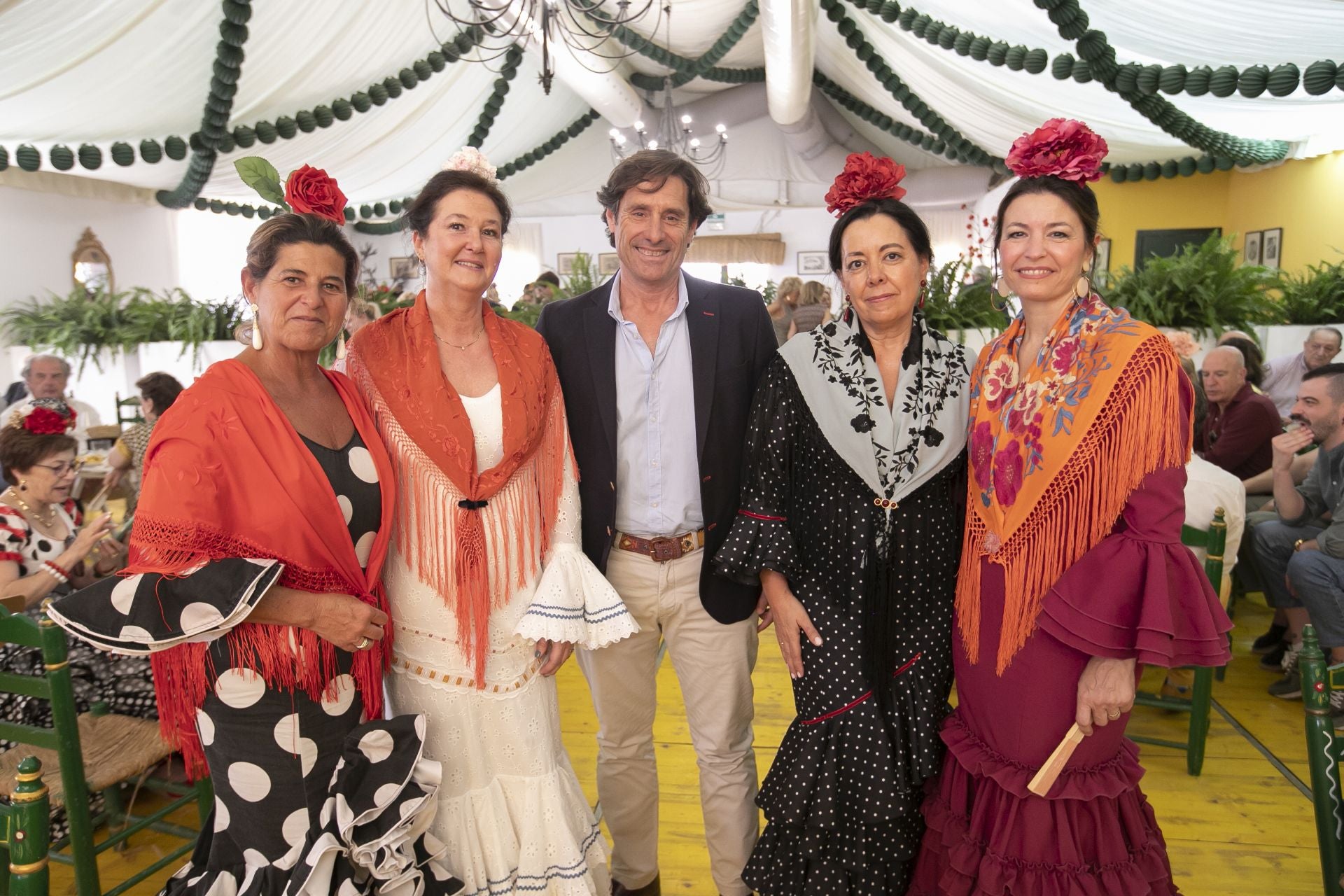 La alegría crece en intensidad en las casetas el miércoles de Feria de Córdoba, en imágenes