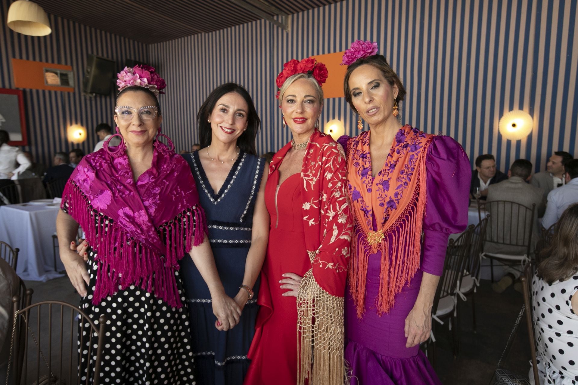 La alegría crece en intensidad en las casetas el miércoles de Feria de Córdoba, en imágenes