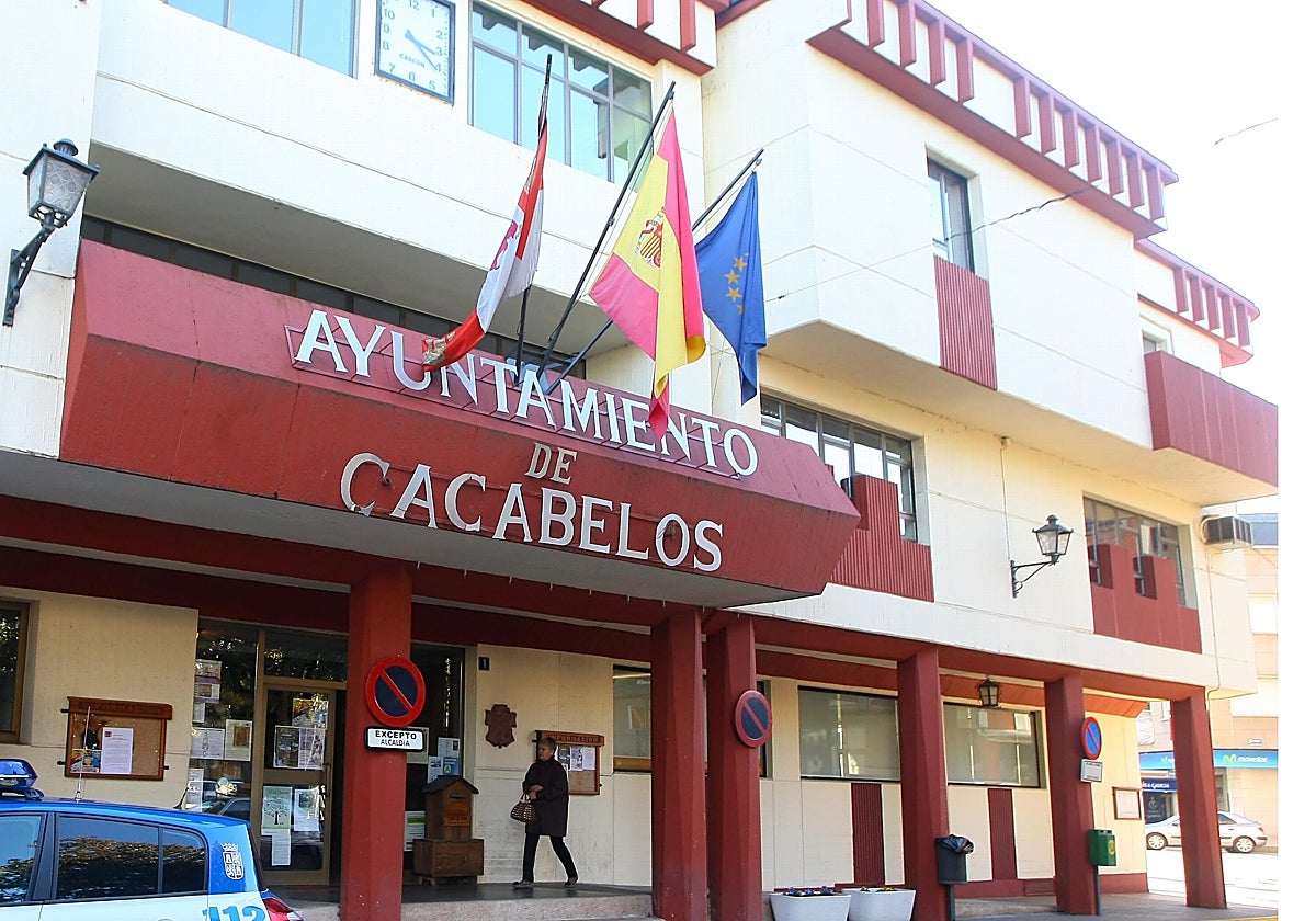 El Ayuntamiento de Cacabelos (León), en una imagen de archivo
