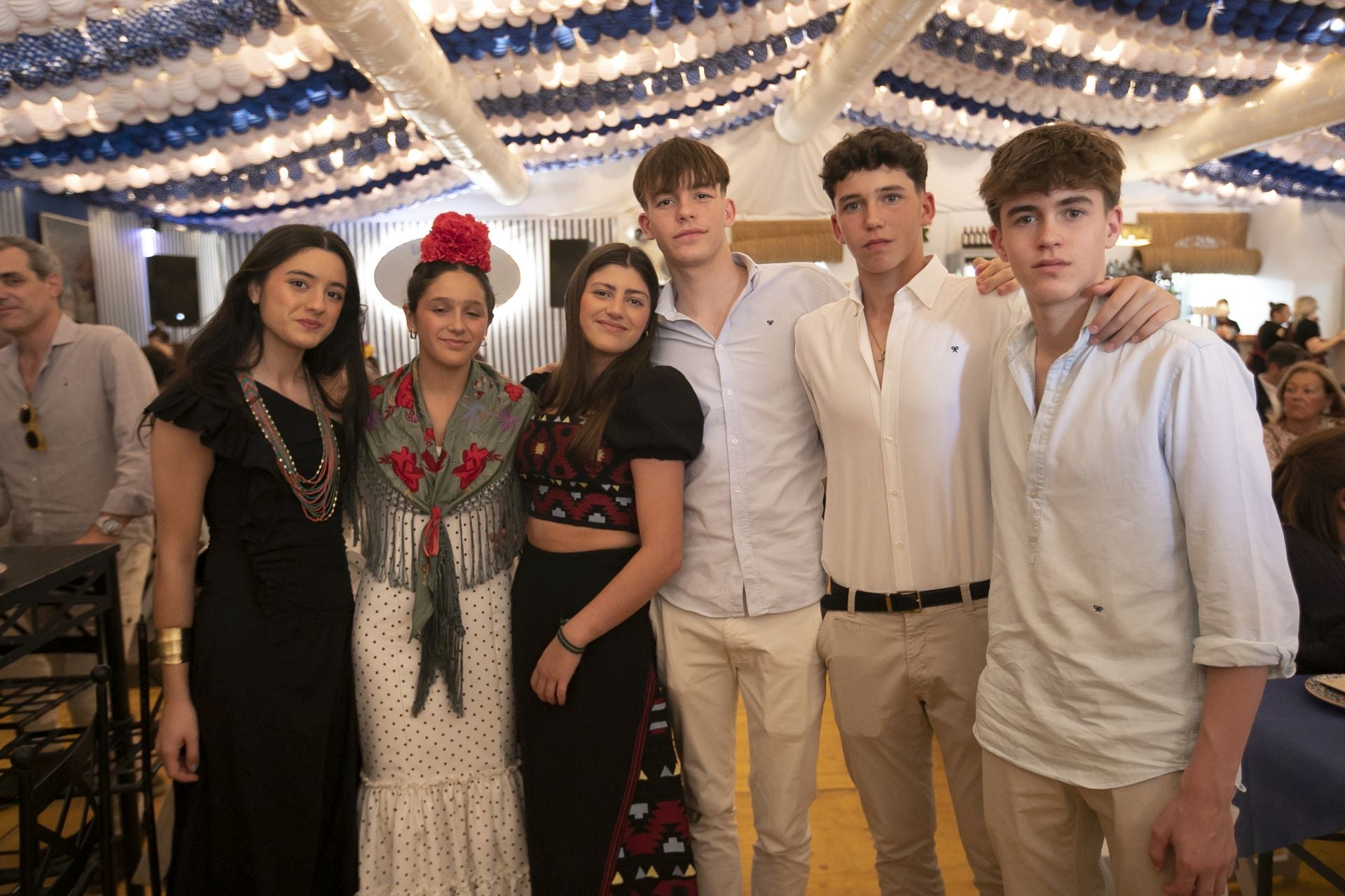 El animado ambiente en las casetas el jueves de la Feria de Córdoba, en imágenes