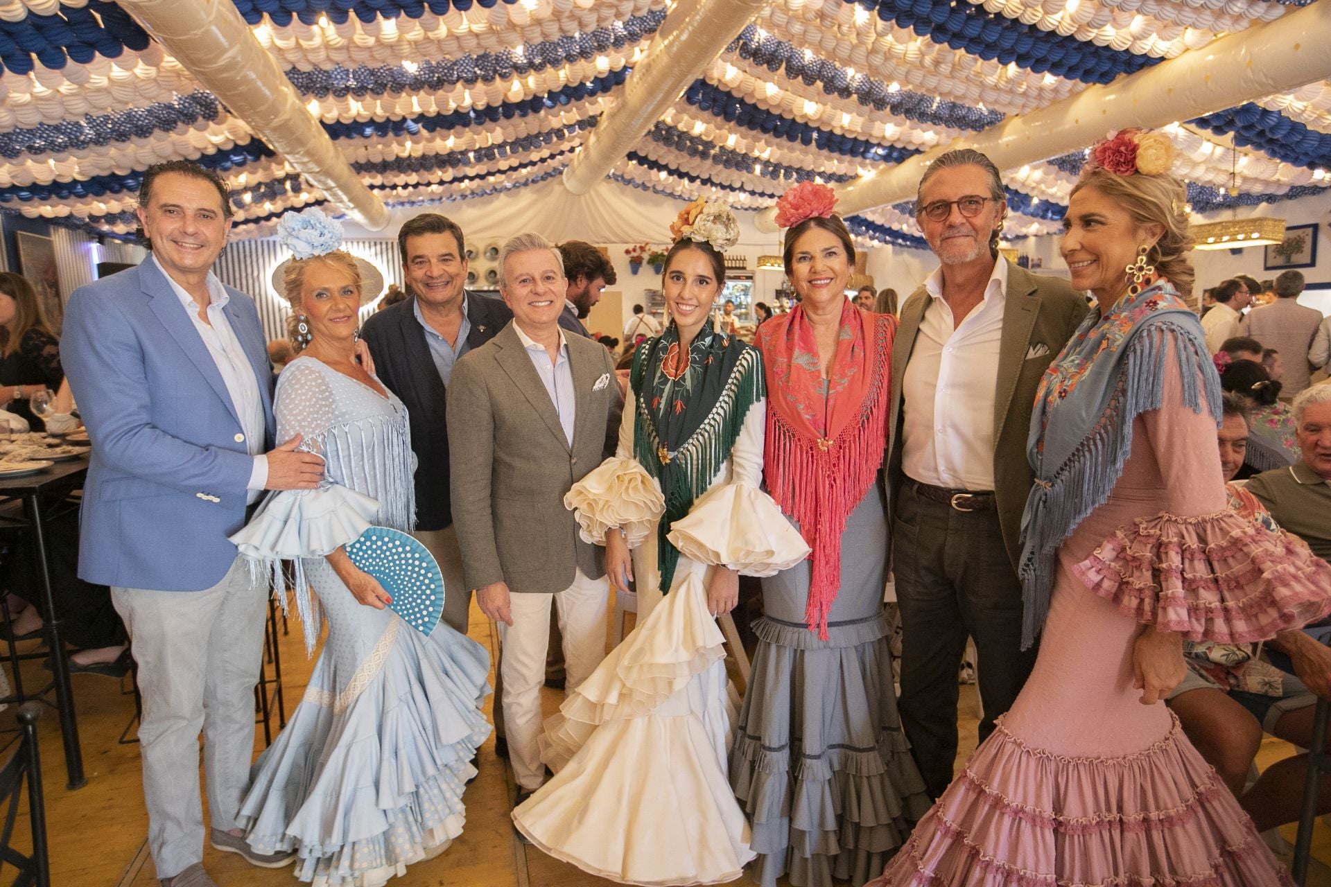 El animado ambiente en las casetas el jueves de la Feria de Córdoba, en imágenes