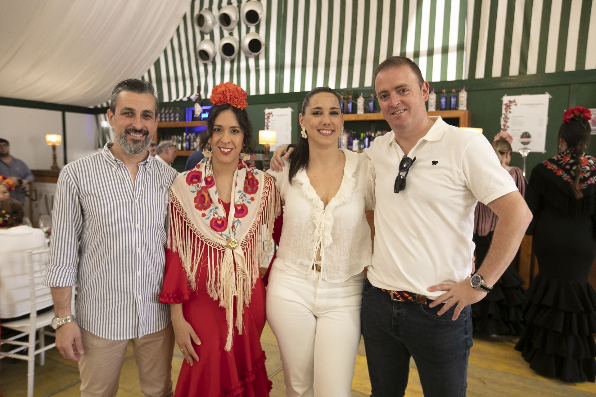 El animado ambiente en las casetas el jueves de la Feria de Córdoba, en imágenes