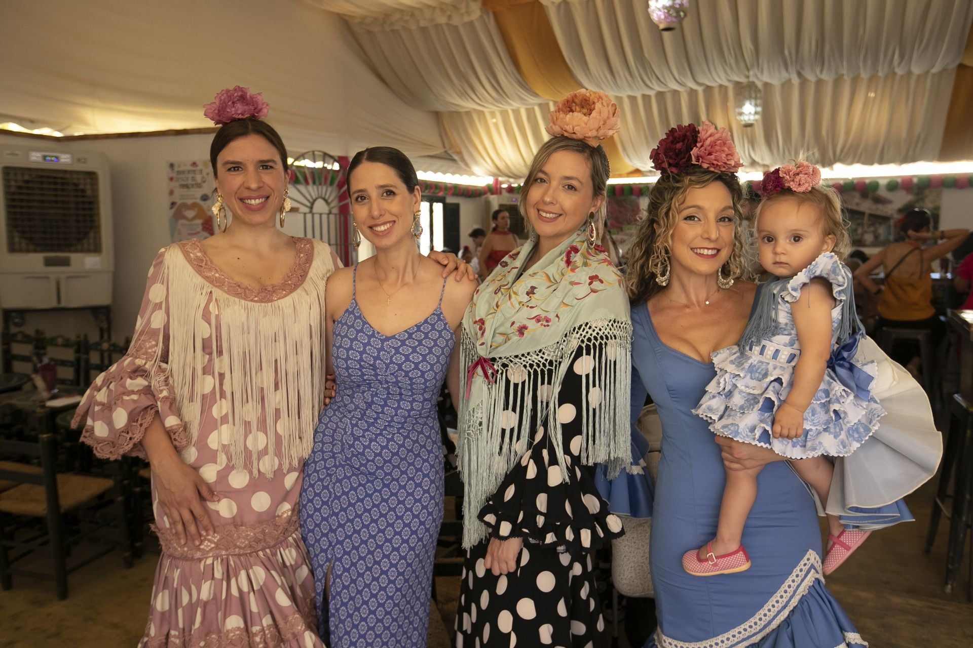 El animado ambiente en las casetas el jueves de la Feria de Córdoba, en imágenes