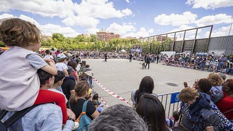 Diez planes familiares para despedir mayo en Madrid: de la Feria del Libro a hinchables en Madrid Río