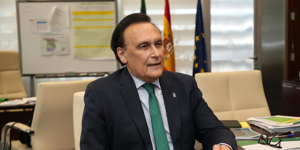 José Carlos Gómez Villamandos: «El alumno de la privada probablemente es igual de bueno que el de la pública»