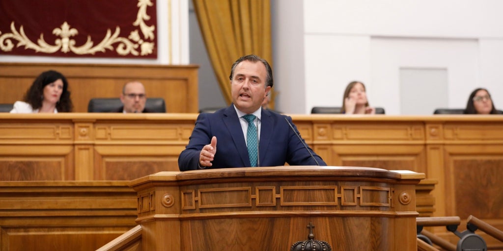Page a David Moreno (Vox): «Usted no sería el mandamás en el Ayuntamiento de Talavera si en lugar de 25 concejales hubiera 11»