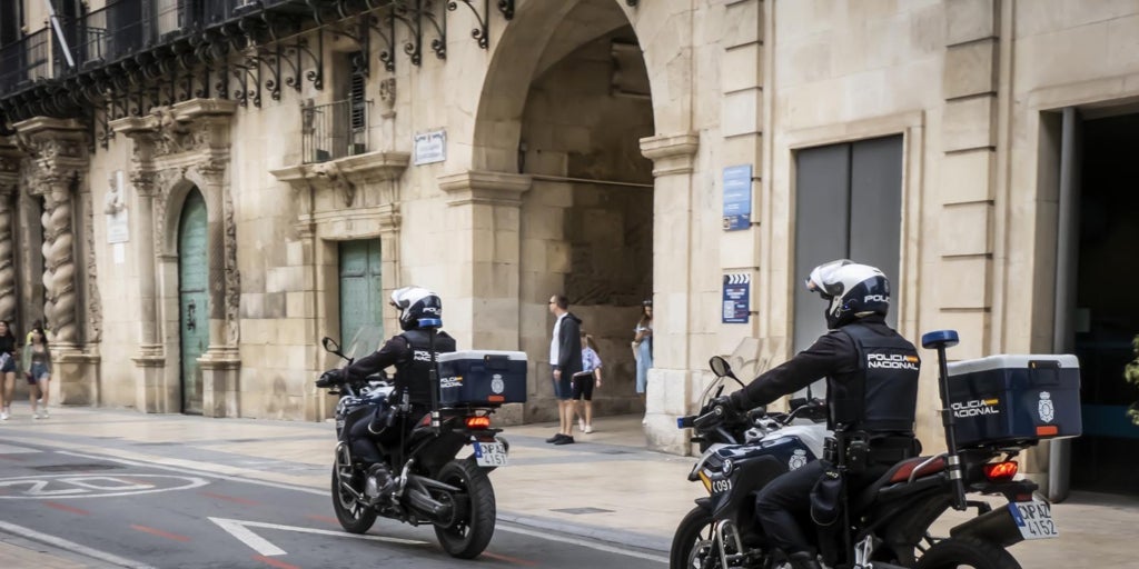 Detienen a un profesor de 43 años por agresión sexual y acoso a una alumna de 17 en alicante