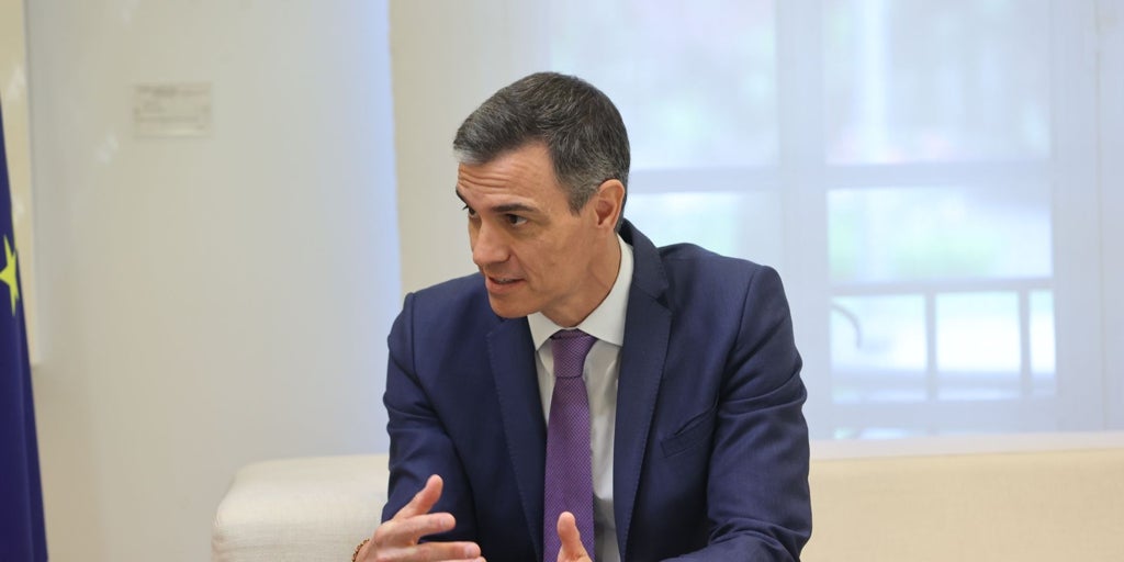 Sánchez se recluye desbordado por el clima de corrupción