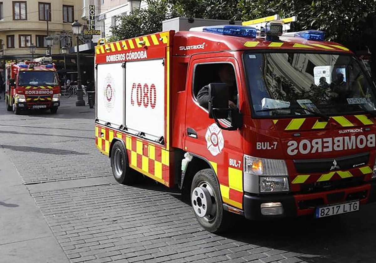 Dos camiones de Bomberos de Córdoba en una actuación