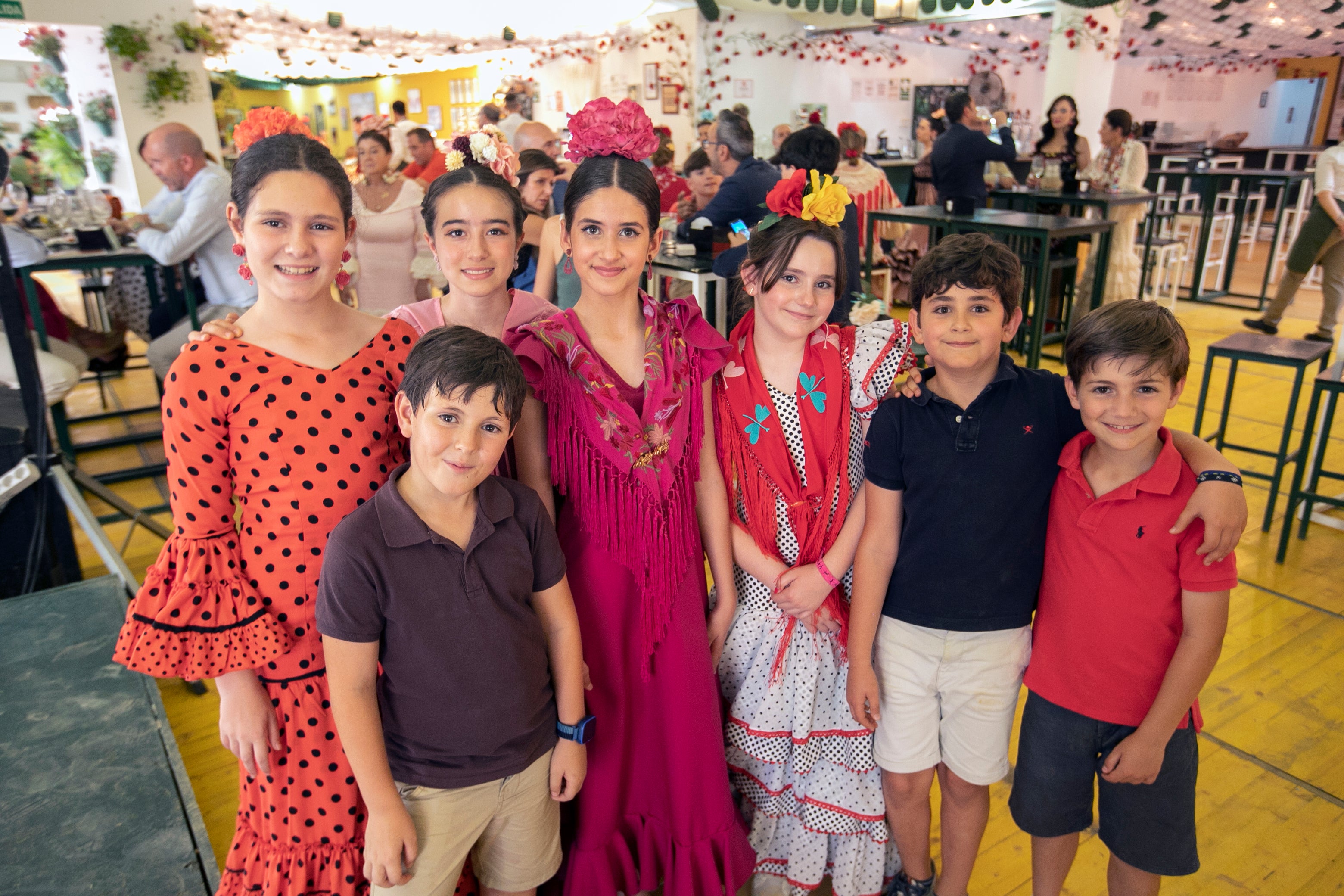 La animada vida de las casetas de la Feria de Córdoba este viernes, en imágenes