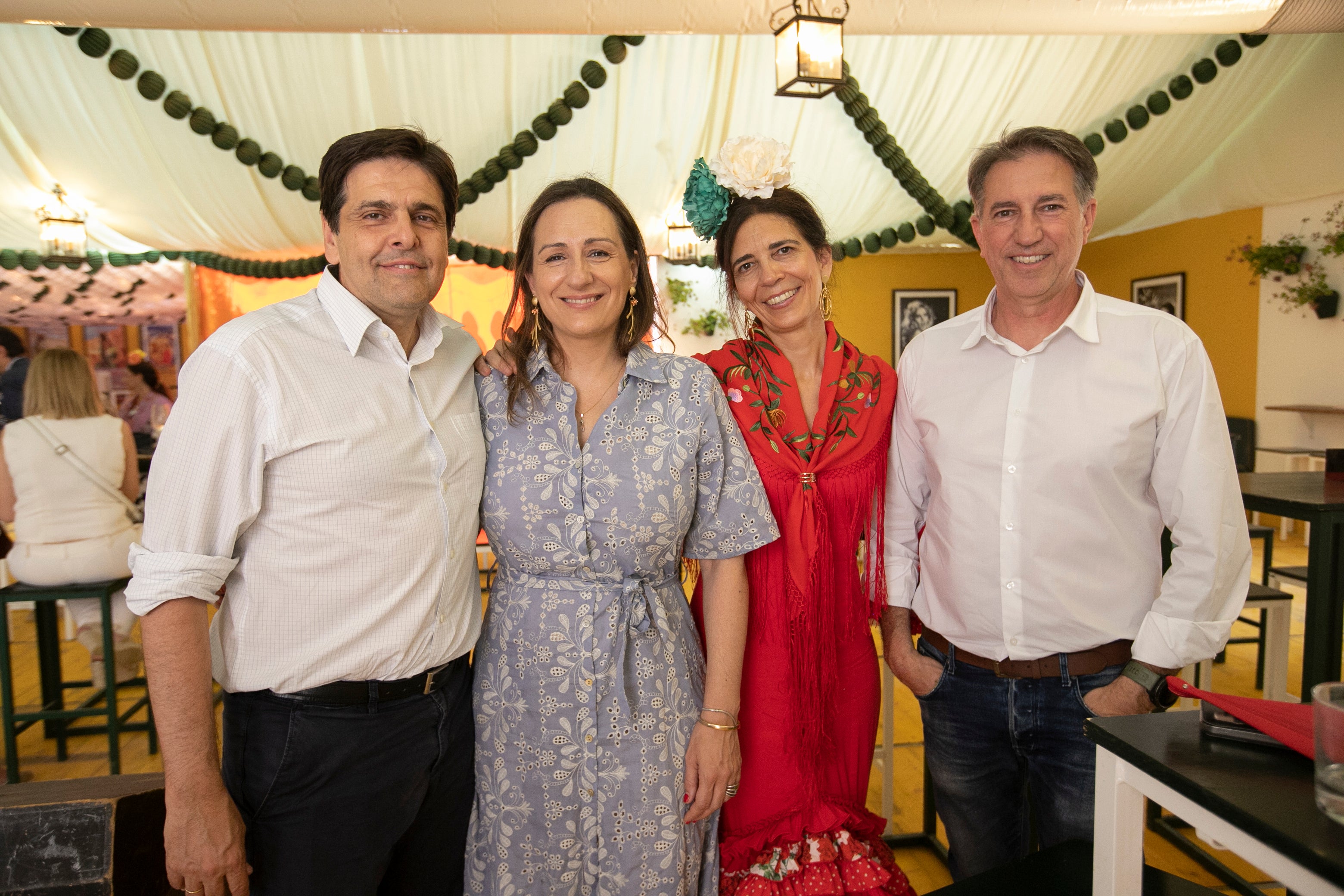 La animada vida de las casetas de la Feria de Córdoba este viernes, en imágenes