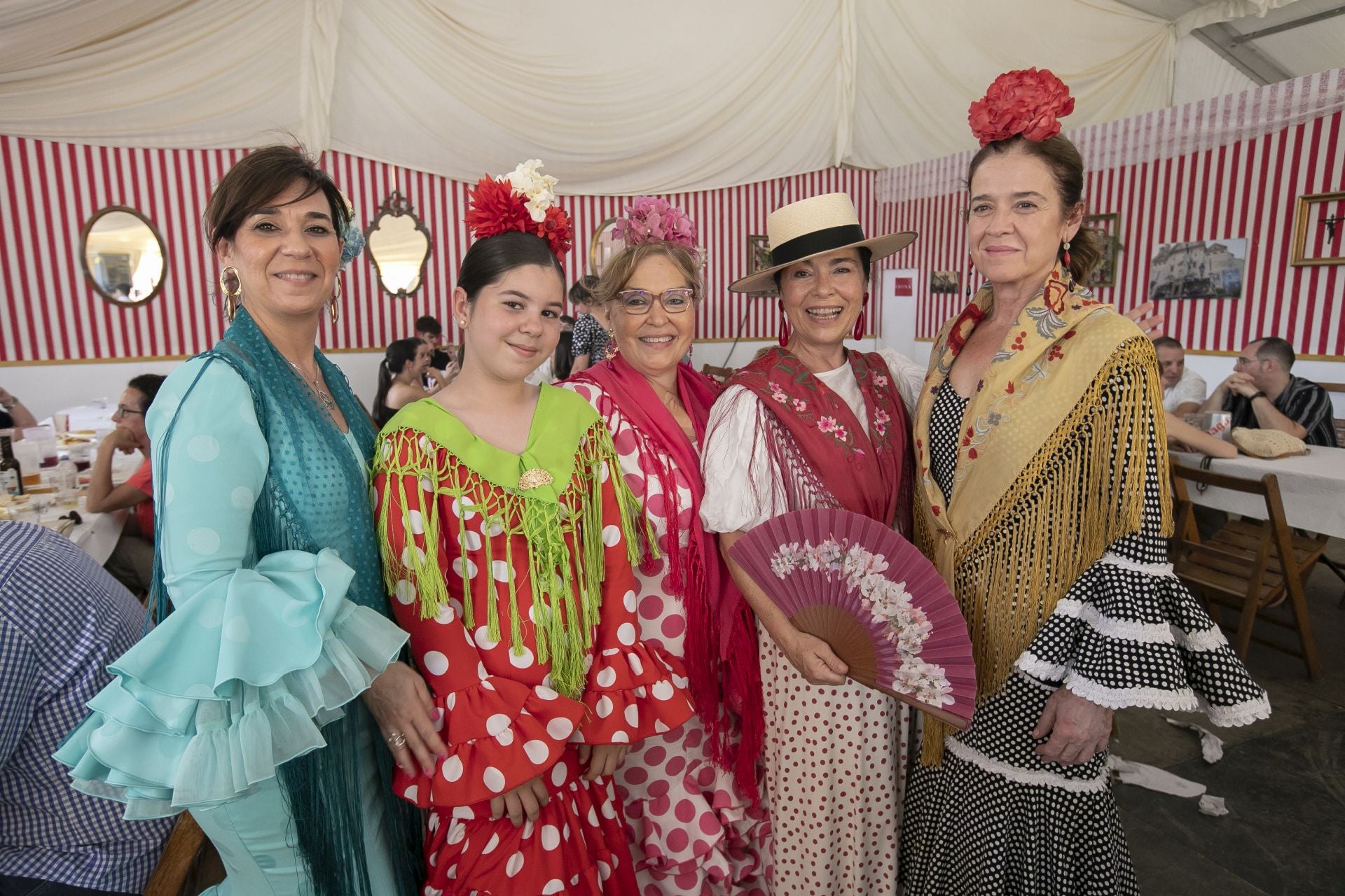 El espléndido ambiente en las casetas el viernes de Feria de Córdoba, en imágenes