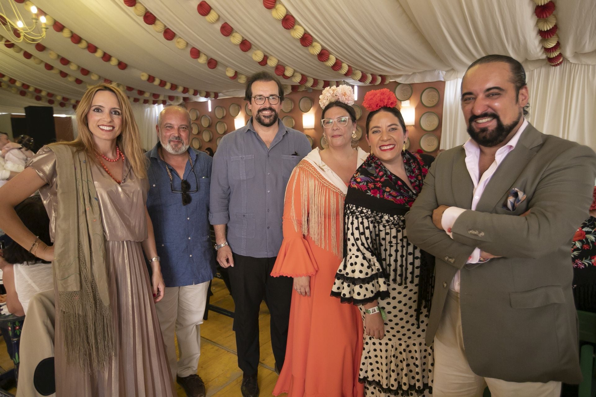 El espléndido ambiente en las casetas el viernes de Feria de Córdoba, en imágenes