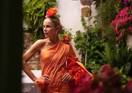 Águeda López luce la nueva creación flamenca de Juan Martín en plena Feria de Córdoba