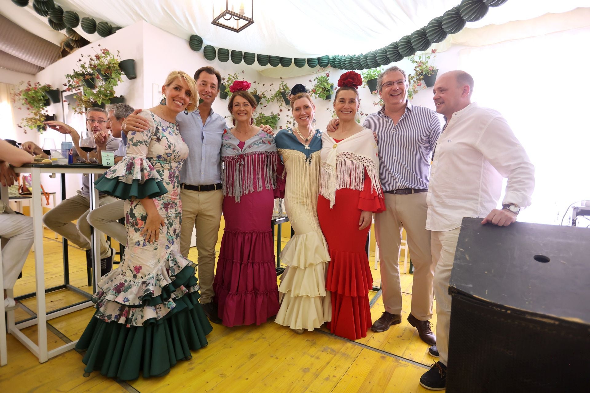 El animado ambiente de las casetas el último sábado de la Feria, en imágenes