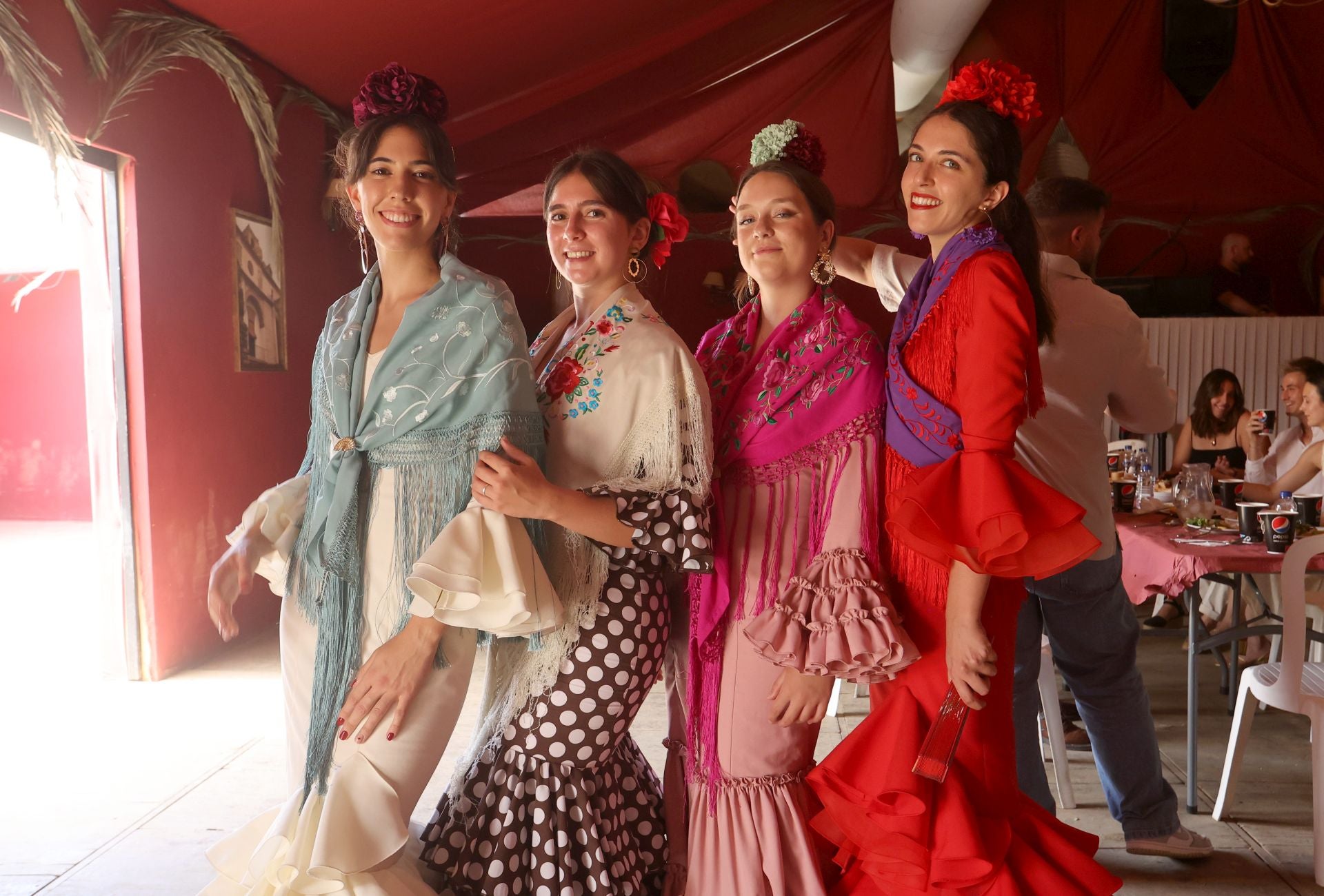 El animado ambiente de las casetas el último sábado de la Feria, en imágenes