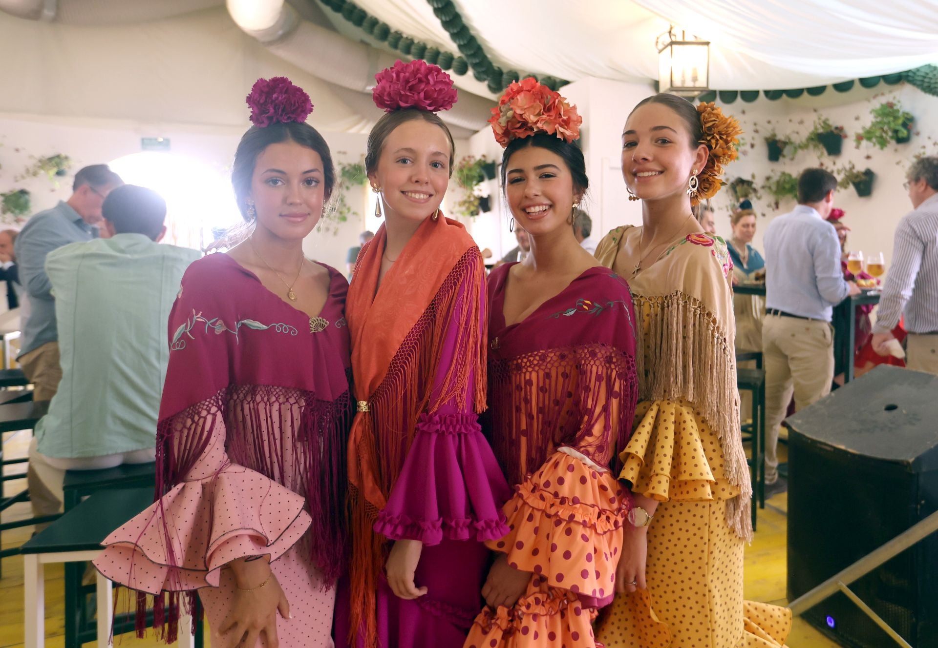 El animado ambiente de las casetas el último sábado de la Feria, en imágenes
