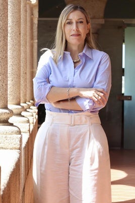 La presidenta de Extremadura, María Guardiola, en la sede de la Junta de Mérida