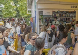 Quién firma hoy, sábado 7 de junio en la Feria del Libro de Madrid 2025