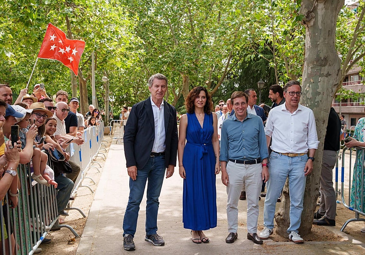 Alberto Núñez Feijóo, Isabel Díaz Ayuso, José Luis Martínez-Almeida y Alfonso Serrano, en el Parque de Berlín