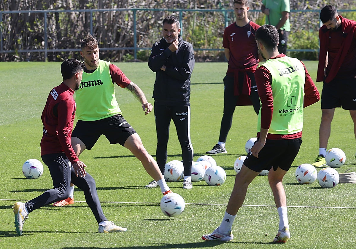 Los jugadores blanquiverdes se ejercitan en la Ciudad Deportiva