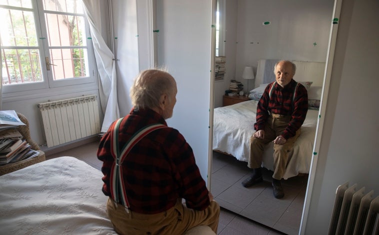 Imagen principal - Las estancias del creador: en su dormitorio o su sala de pinturas
