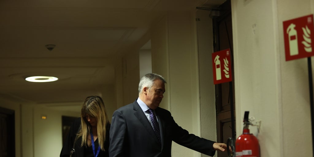 Ferraz no encuentra salida a la crisis de Leire Díez una semana después