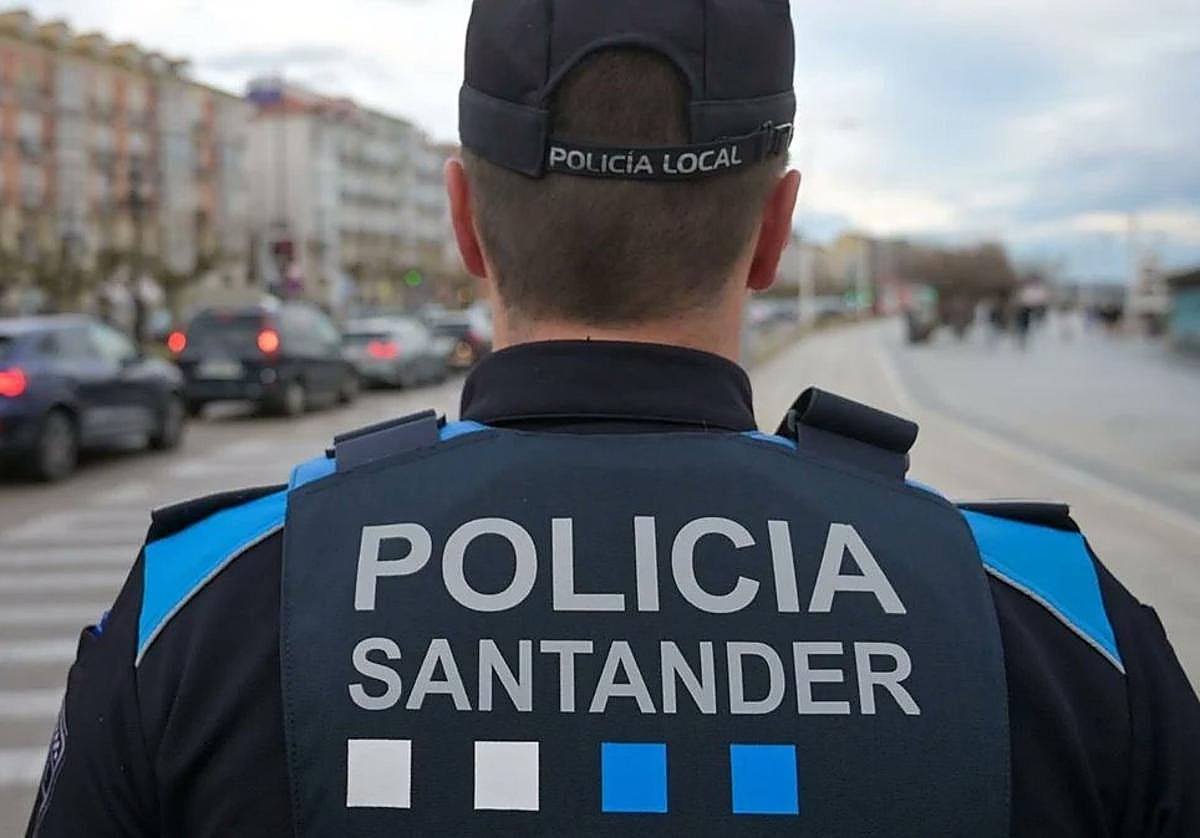 Policía local de Santander.