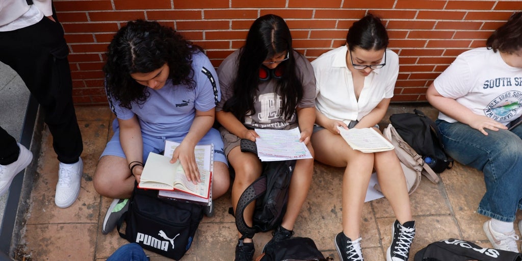 Nervios a las puertas del primer examen de la pau 2025: «es el día más importante del año. Vamos a demostrar lo que valemos»