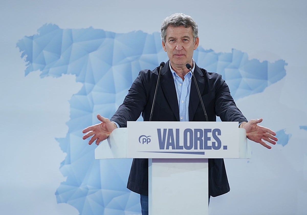 El presidente del PP, Alberto Núñez Feijóo, en un acto precongresual, en Valladolid