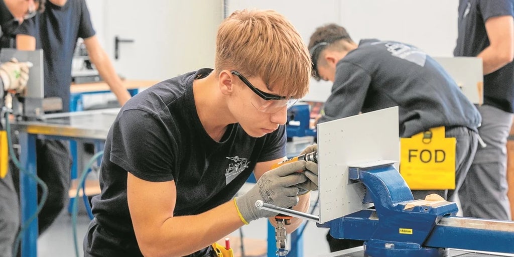 No voy a hacer selectividad ni a estudiar una carrera: estos son los grados de fp con más salidas laborales en andalucía