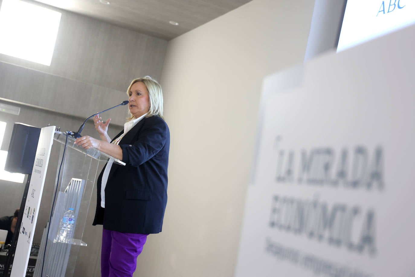 La participación de la viceconsejera de Agricultura en la Mirada Económica, en imágenes