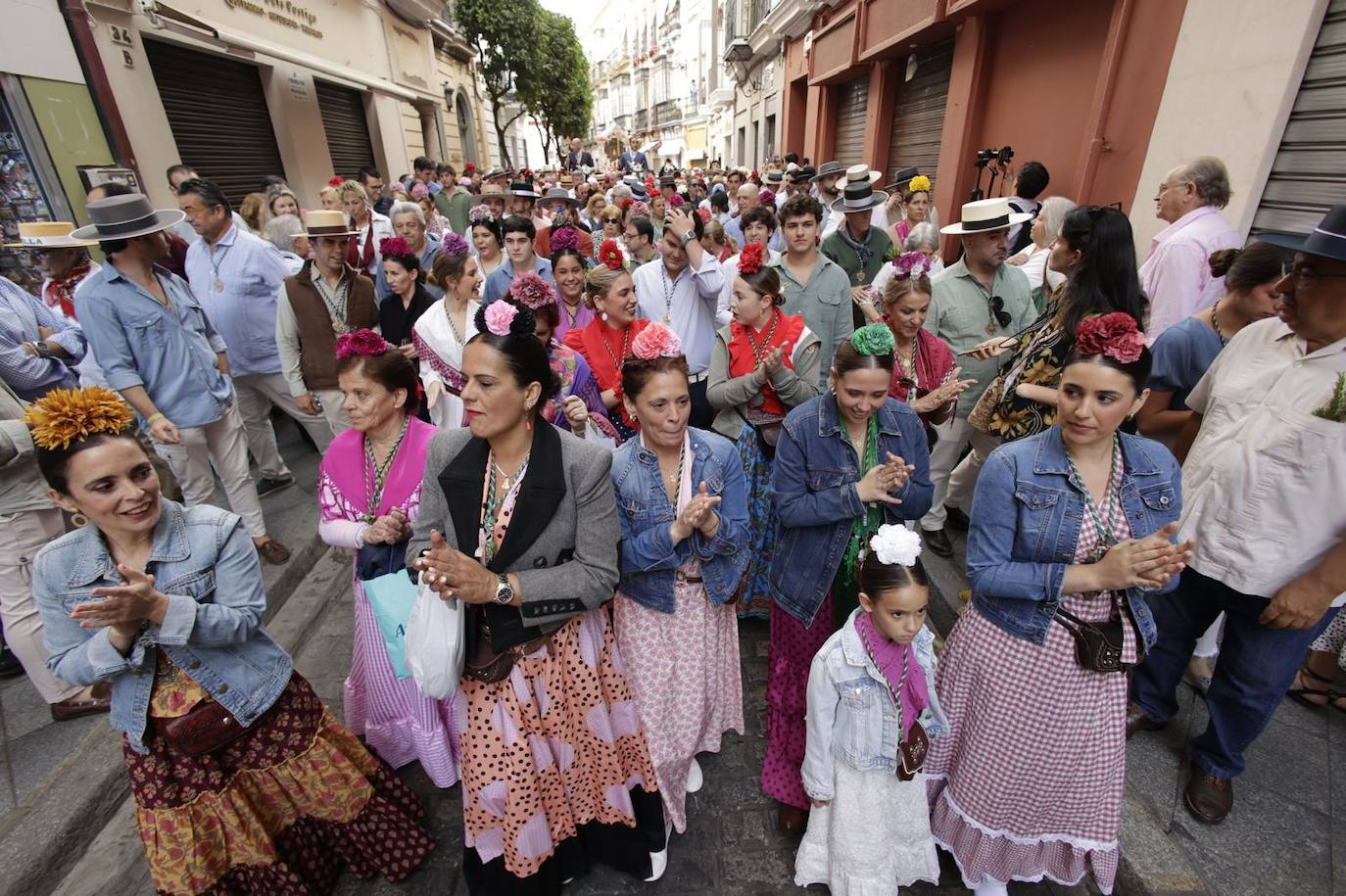 Salida de la Hermandad del Rocío de Sevilla en su peregrinación a la Aldea del Rocío