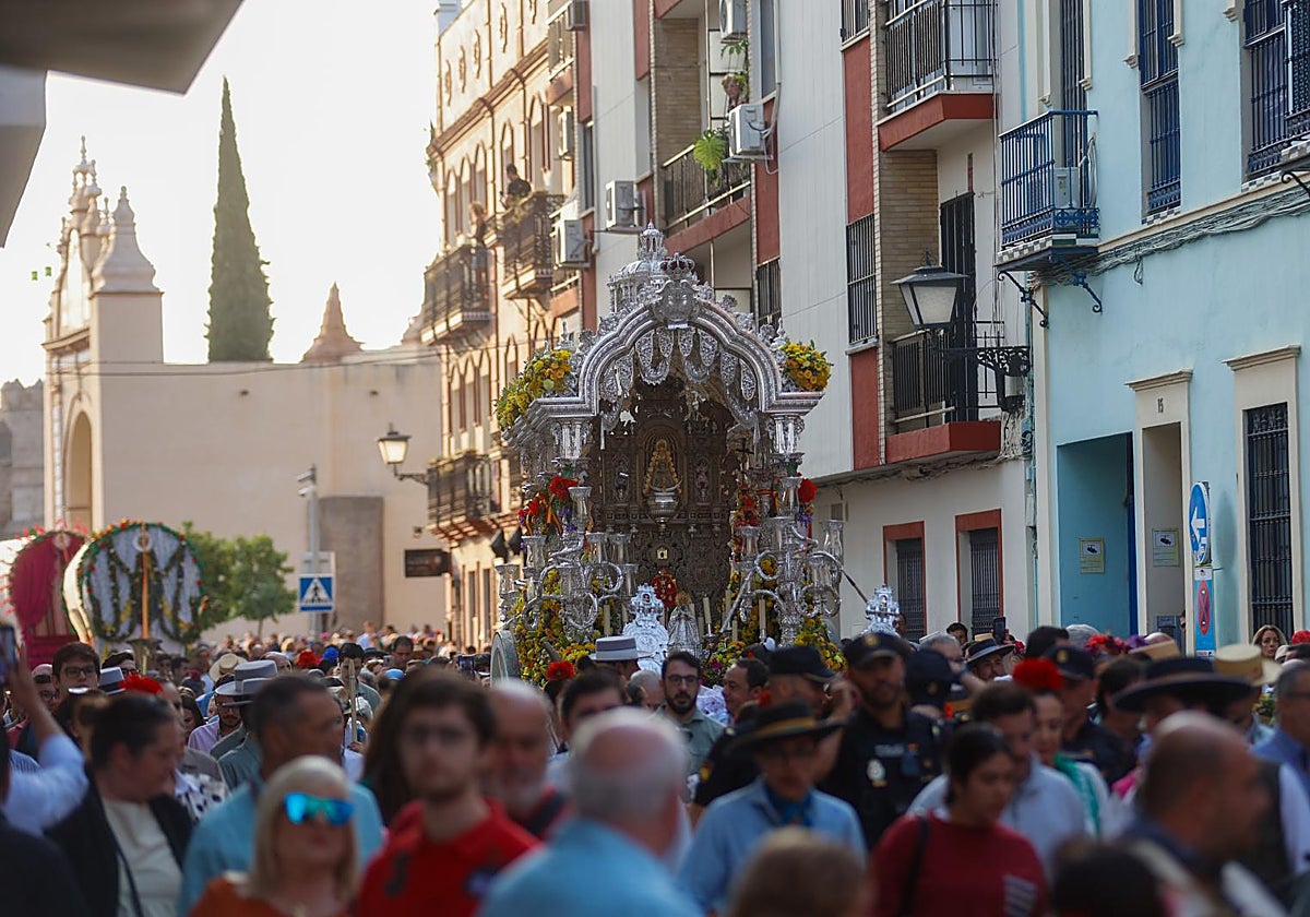 El Rocío de la Macarena en la calle Bécquer