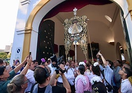 La Hermandad de Emigrantes de Huelva se pone en camino con la caravana más grande de su historia