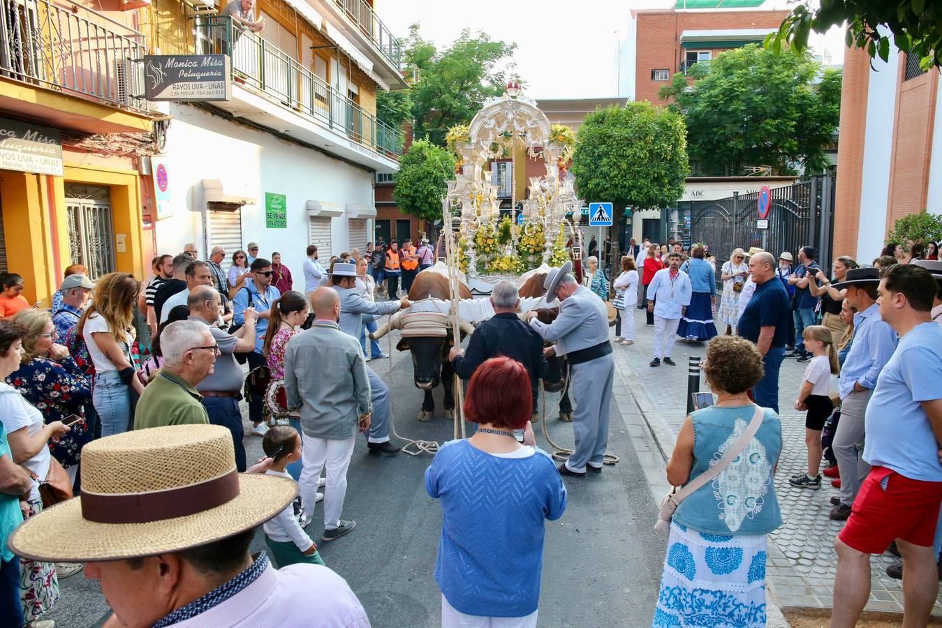 Primeros momentos de la peregrinación de la Hermandad del Rocío del Cerro del Águila