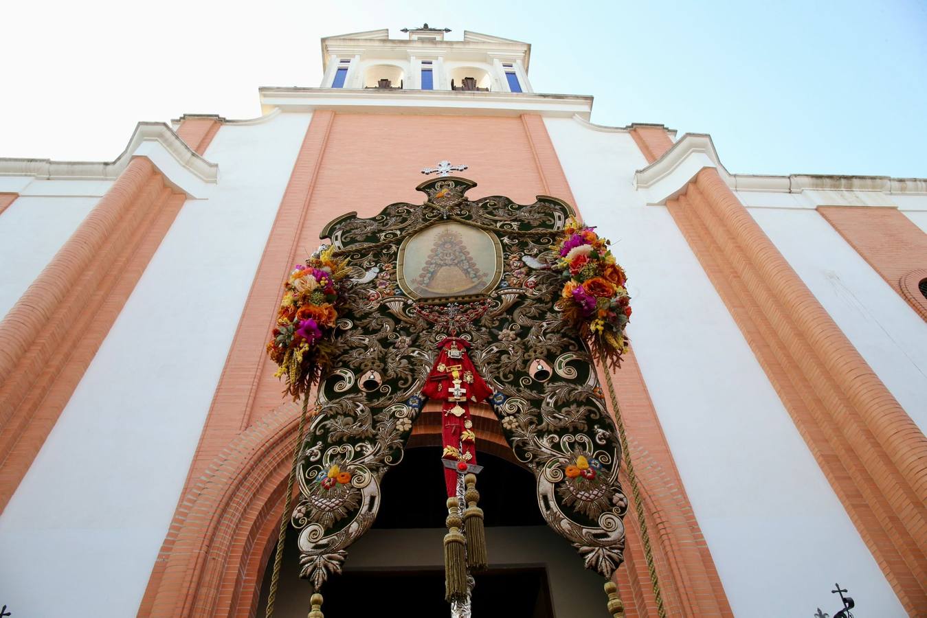 Primeros momentos de la peregrinación de la Hermandad del Rocío del Cerro del Águila