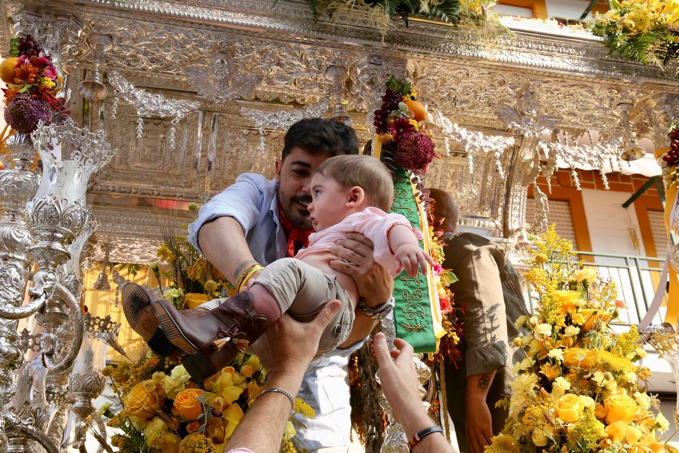 Primeros momentos de la peregrinación de la Hermandad del Rocío del Cerro del Águila