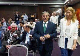 Un total de 4.200 menores de 15 años han solicitado en cuatro días la tarjeta para viajar de manera gratuita en las rutas de autobús la Junta