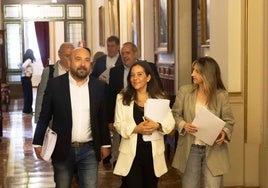La Coruña aprueba la regulación de las VUT y la implantación de la tasa turística