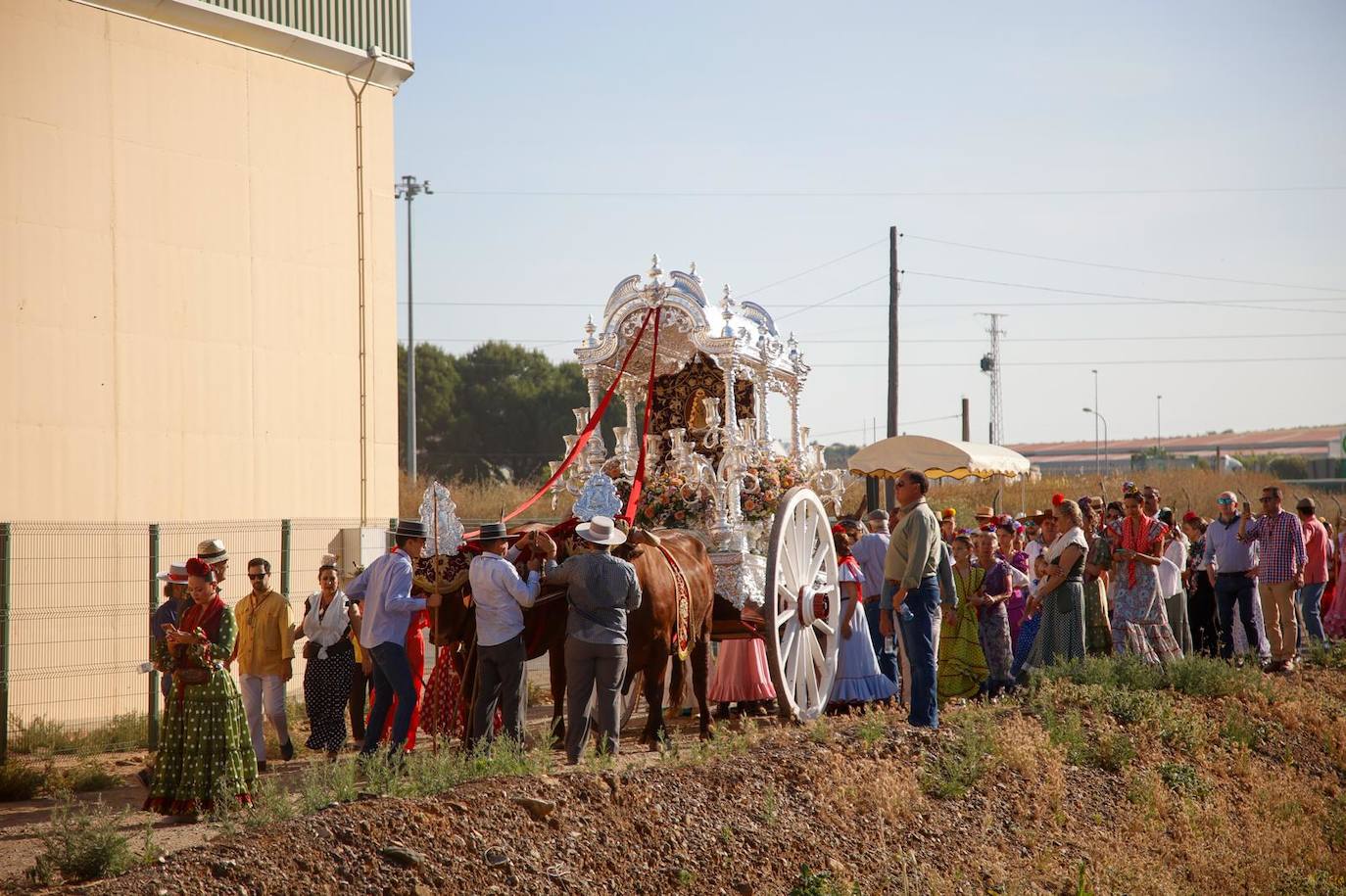 Salida de la hermandad de Carrión hacia la aldea del Rocío