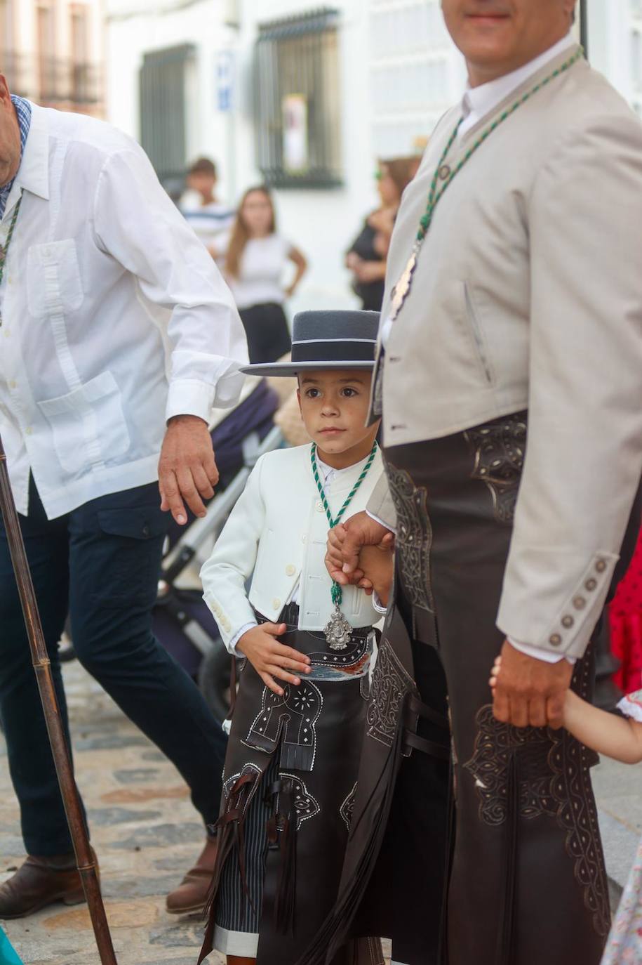 Salida de la hermandad de Pilas hacia la aldea del Rocío