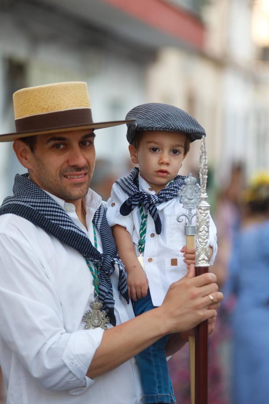 Salida de la hermandad de Pilas hacia la aldea del Rocío