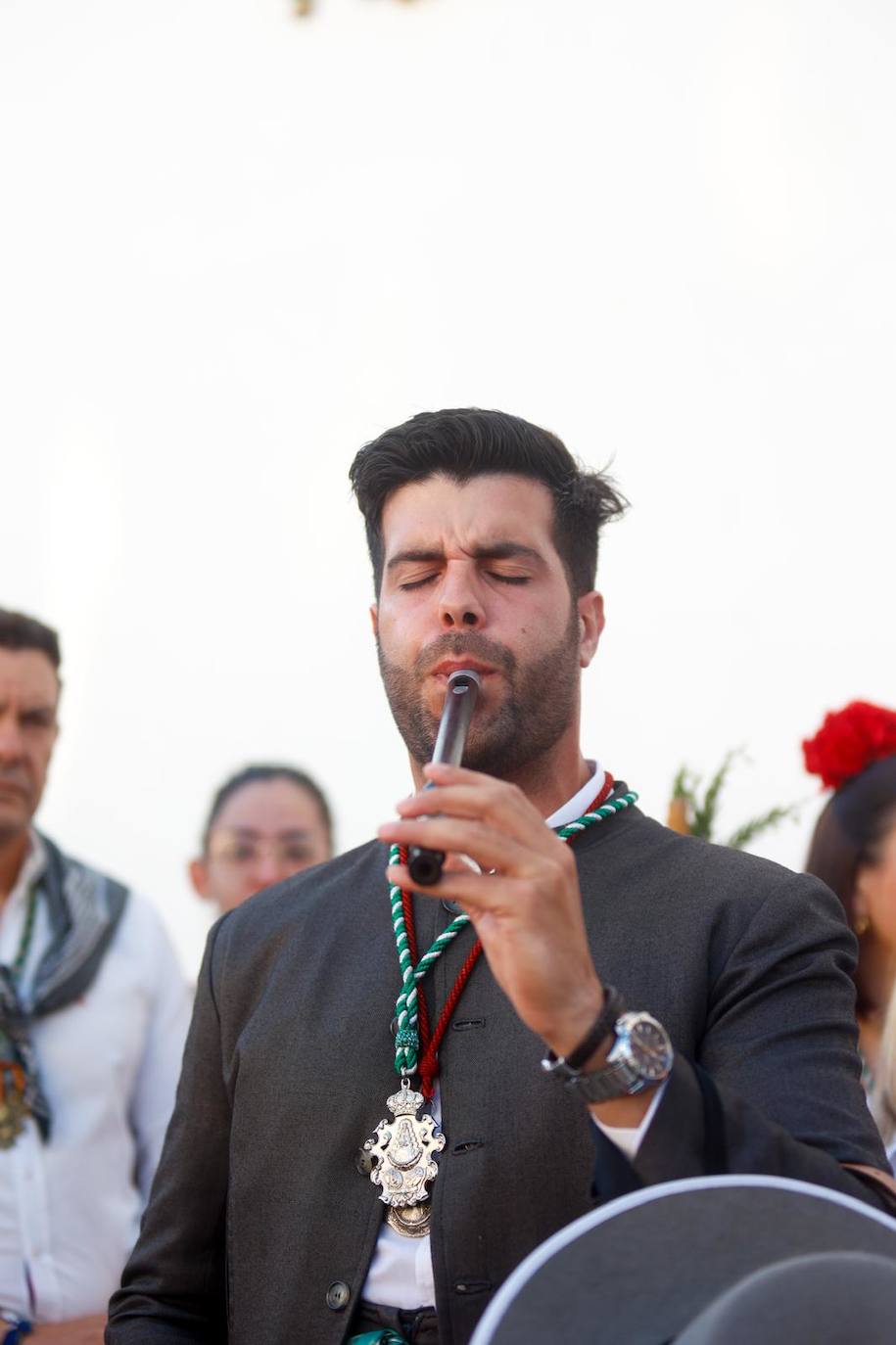 Salida de la hermandad de Pilas hacia la aldea del Rocío