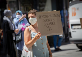 El Ayuntamiento de Barcelona suspende a una trabajadora por desviar presuntamente 400.000 euros de ayudas sociales