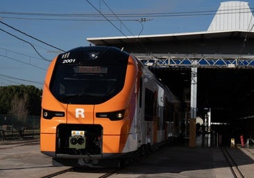 Evacuados 67 pasajeros de un tren averiado de Rodalies entre Sitges y Garraf (Barcelona)