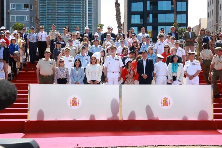 En el marco de los actos por el #DIFAS25, el Rey ha asistido a la exhibición dinámica en la Playa de las Alcaravaneras (Las Palmas de Gran Canaria)